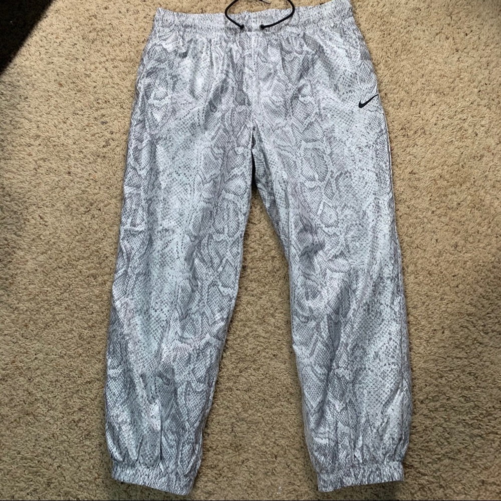 Nike joggers - Picture 1 of 4